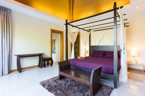 Chalet de 3 dormitorios en Pattaya, Tailandia № 162693 - foto 10