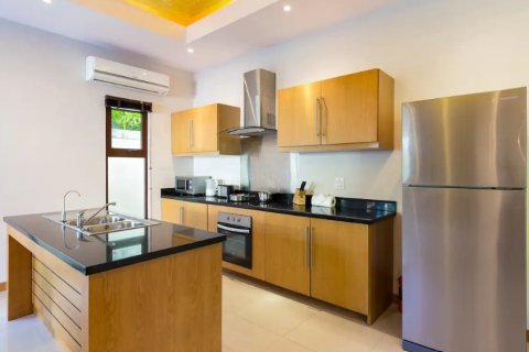 Chalet de 3 dormitorios en Pattaya, Tailandia № 162693 - foto 5