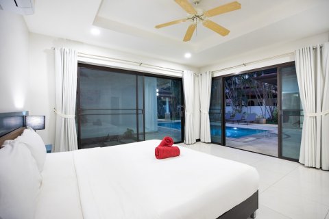 Villa in Pattaya, Thailand 4 bedrooms № 162694 - photo 25