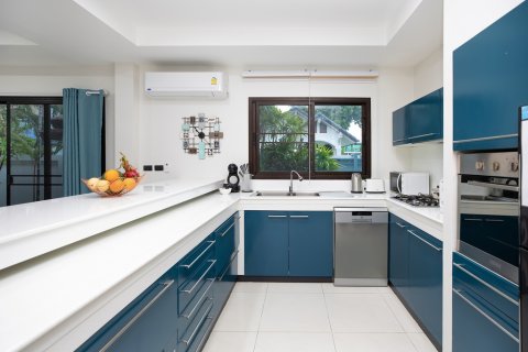 Villa in Pattaya, Thailand 4 bedrooms № 162694 - photo 13