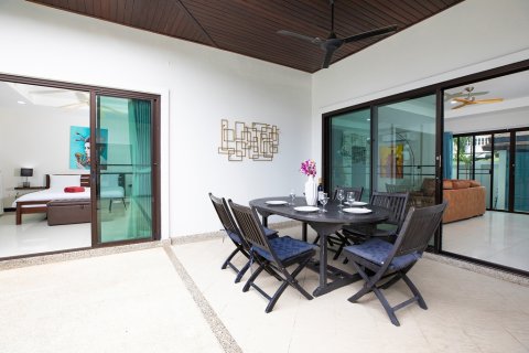 Villa in Pattaya, Thailand 4 bedrooms № 162694 - photo 11