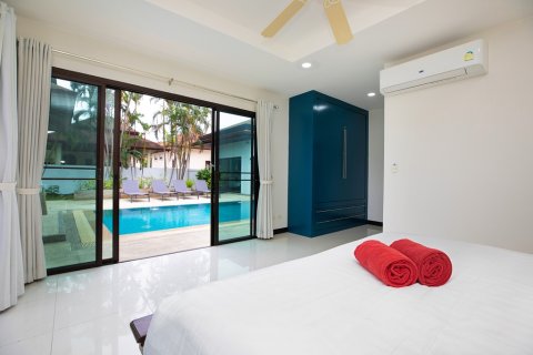 Villa in Pattaya, Thailand 4 bedrooms № 162694 - photo 26