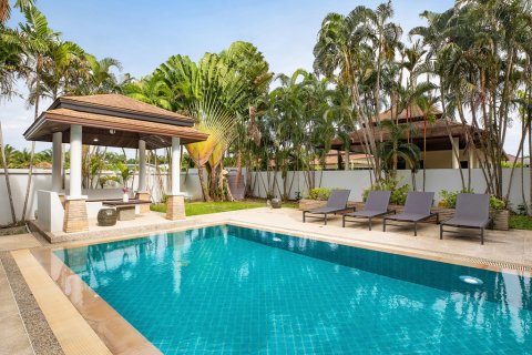 Villa in Pattaya, Thailand 4 bedrooms № 162694 - photo 7