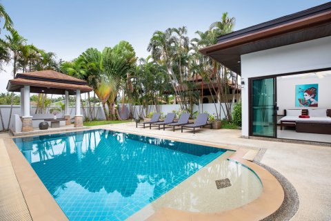 Villa in Pattaya, Thailand 4 bedrooms № 162694 - photo 10