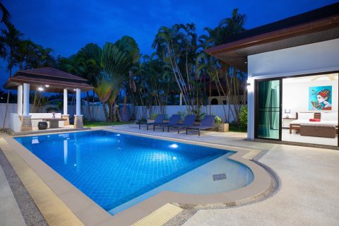 Villa in Pattaya, Thailand 4 bedrooms № 162694 - photo 5