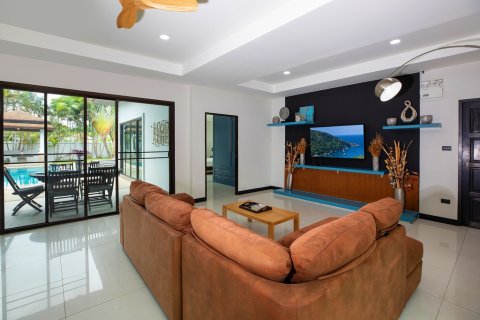 Villa in Pattaya, Thailand 4 bedrooms № 162694 - photo 16