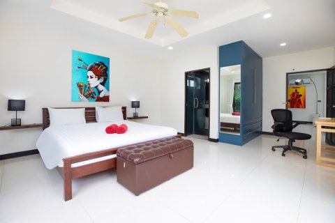 Villa in Pattaya, Thailand 4 bedrooms № 162694 - photo 19