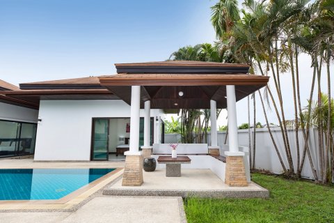 Villa in Pattaya, Thailand 4 bedrooms № 162694 - photo 2