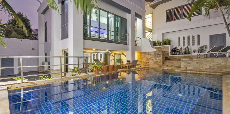 Villa in Pattaya, Thailand 5 Schlafzimmer № 191310