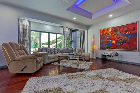 Villa in Pattaya, Thailand 5 Schlafzimmer № 191310 - Foto 16