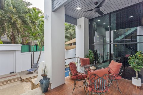 Villa in Pattaya, Thailand 5 Schlafzimmer № 191310 - Foto 13