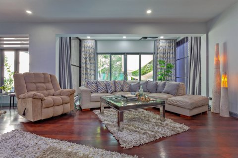 Villa in Pattaya, Thailand 5 Schlafzimmer № 191310 - Foto 15