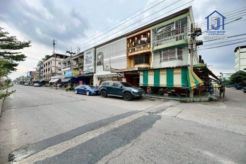 Adosado de 3 dormitorios en Khlong Luang, Tailandia № 161765 - foto 4