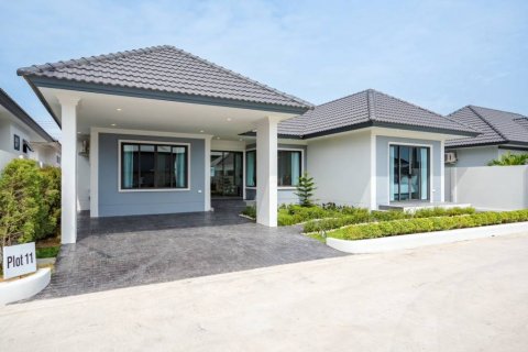Casa de 3 dormitorios en Cha-am, Tailandia № 118392 - foto 3