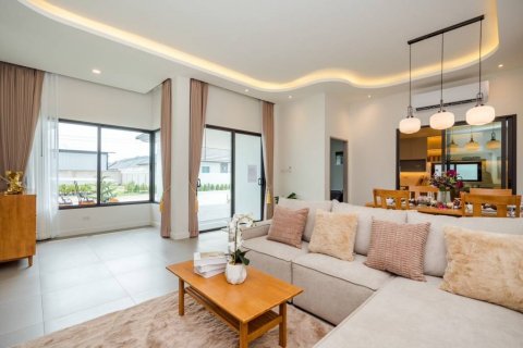 Casa de 3 dormitorios en Cha-am, Tailandia № 118392 - foto 7