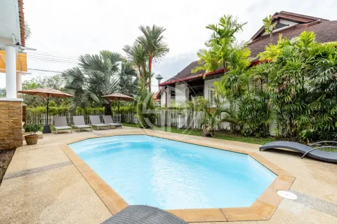 Chalet de 3 dormitorios en Kamala, Tailandia № 190808 - foto 11