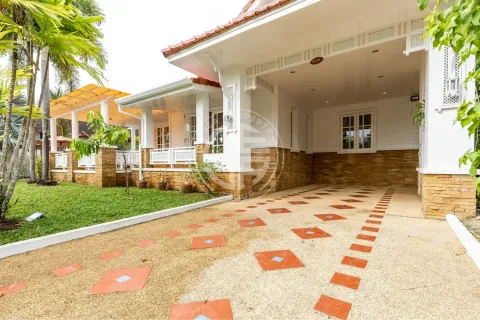 Chalet de 3 dormitorios en Kamala, Tailandia № 190808 - foto 16