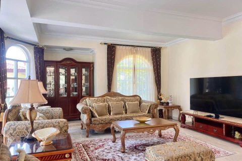Chalet de 4 dormitorios en Pattaya, Tailandia № 222756 - foto 6