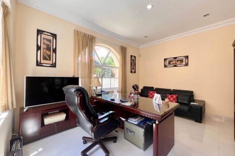 Chalet de 4 dormitorios en Pattaya, Tailandia № 222756 - foto 13