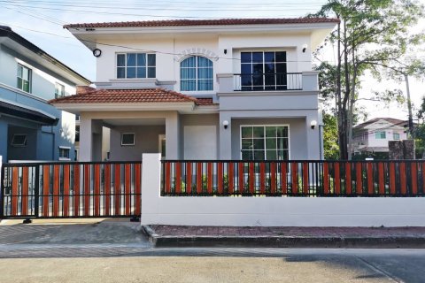 Haus in Samut Prakan, Thailand 3 Schlafzimmer № 153048