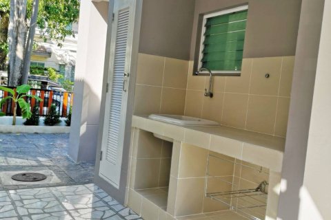 Casa de 3 dormitorios en Samut Prakan, Tailandia № 153048 - foto 9
