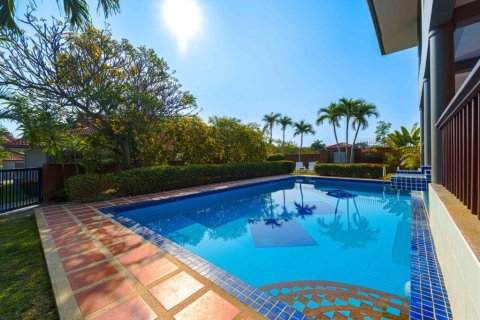 Villa in Hua Hin, Thailand 5 Schlafzimmer № 159962 - Foto 7