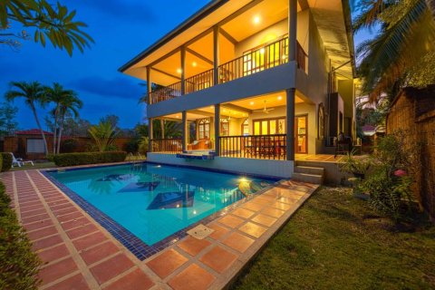 Villa in Hua Hin, Thailand 5 Schlafzimmer № 159962 - Foto 3