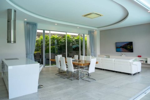 Chalet de 4 dormitorios en Phuket, Tailandia № 159959 - foto 7