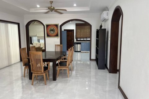 Chalet de 3 dormitorios en Hua Hin, Tailandia № 159964 - foto 8