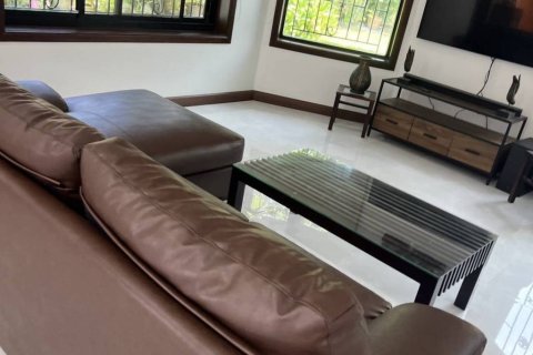 Chalet de 3 dormitorios en Hua Hin, Tailandia № 159964 - foto 4