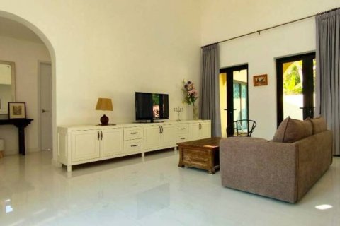 Chalet de 3 dormitorios en Sattahip, Tailandia № 159958 - foto 6