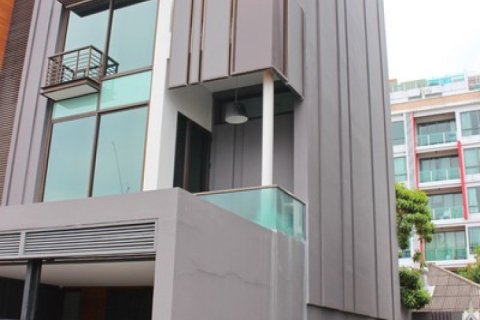 Casa de 4 dormitorios en Bangkok, Tailandia № 180981 - foto 19