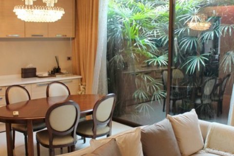 Casa de 4 dormitorios en Bangkok, Tailandia № 180981 - foto 2