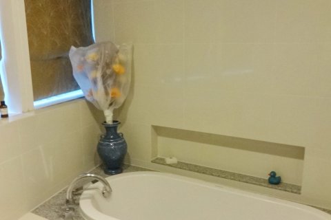Condominio de 3 dormitorios en Bangkok, Tailandia № 180976 - foto 6