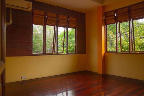 Casa de 3 dormitorios en Din Daeng, Bangkok, Tailandia № 75557 - foto 15