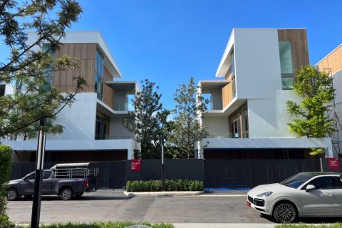 Casa de 6 dormitorios en Saphan Sung, Bangkok, Tailandia № 75555 - foto 11
