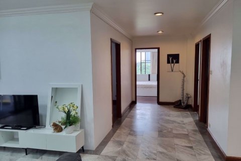 Condominio de 3 dormitorios en Watthana, Bangkok, Tailandia № 75553 - foto 8