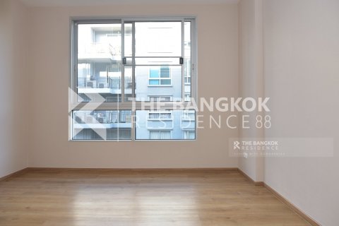 Condominio de 3 dormitorios en Bangkok, Tailandia № 186055 - foto 10