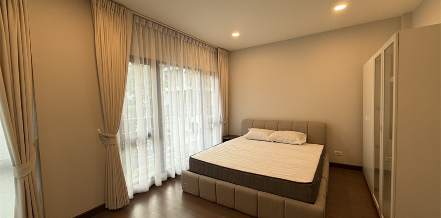 Haus in Bangkok, Thailand 4 Schlafzimmer № 190372