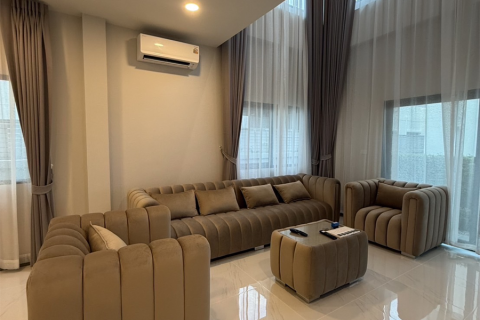 Haus in Bangkok, Thailand 4 Schlafzimmer № 190372 - Foto 7