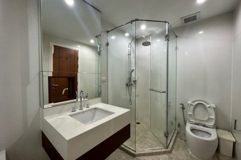 Condo in Bangkok, Thailand, 2 bedrooms  № 68600 - photo 3