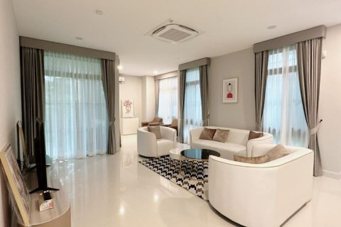 Haus in Bangkok, Thailand 5 Schlafzimmer № 68599 - Foto 2