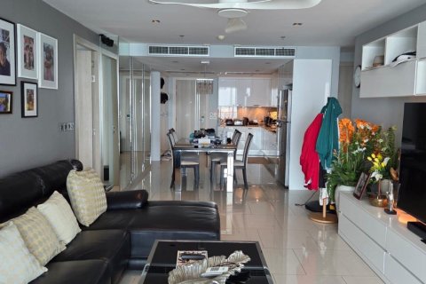 Apartamento de 3 dormitorios en Pattaya, Tailandia № 210150 - foto 12