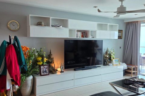 Apartamento de 3 dormitorios en Pattaya, Tailandia № 210150 - foto 4