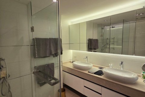 Apartamento de 3 dormitorios en Pattaya, Tailandia № 210150 - foto 16