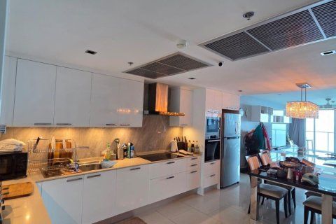 Apartamento de 3 dormitorios en Pattaya, Tailandia № 210150 - foto 2