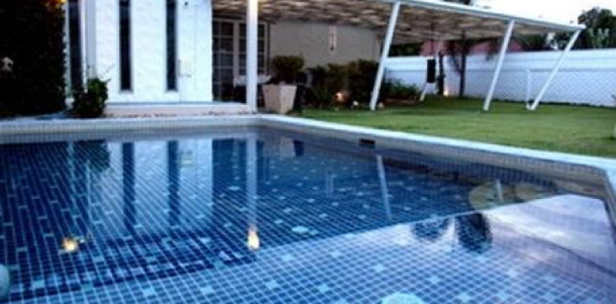 Chalet de 3 dormitorios en Cha-am, Tailandia № 202522
