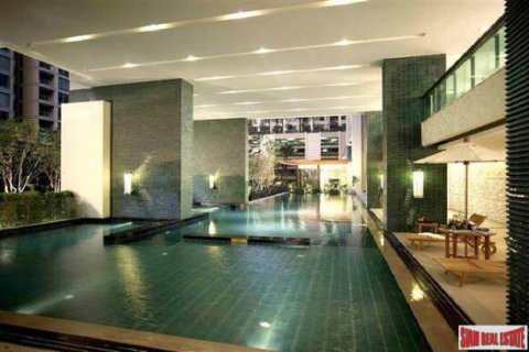 Apartamento de 1 dormitorio en Bangkok, Tailandia № 203307 - foto 4