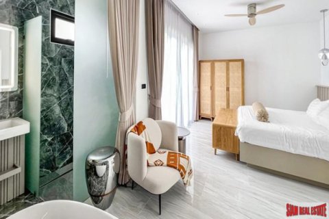 Chalet de 4 dormitorios en Nai Harn Beach, Tailandia № 203304 - foto 3