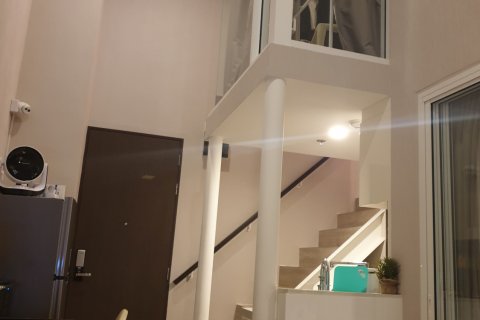Dúplex de 2 dormitorios en Bang Na, Bangkok, Tailandia № 138093 - foto 6